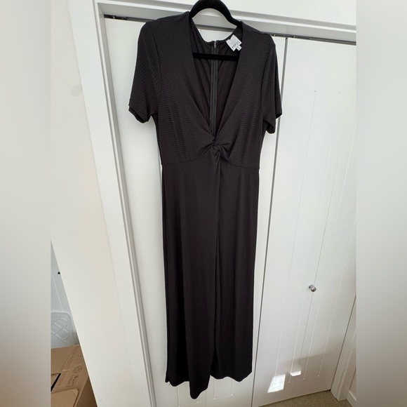 NWOT MINKPINK Plunging Twist-Front Jumpsuit - Picture 12 of 14
